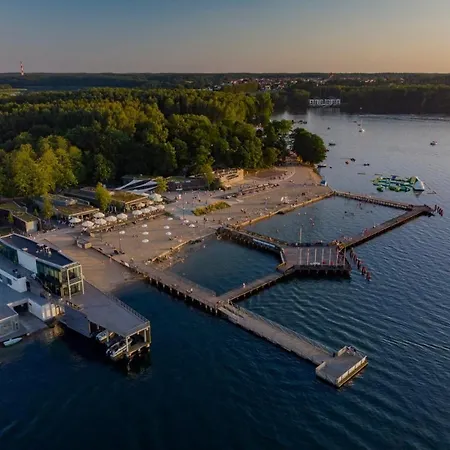 Nad Jeziorem Ukiel *