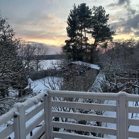 Nad Jeziorem Ukiel *